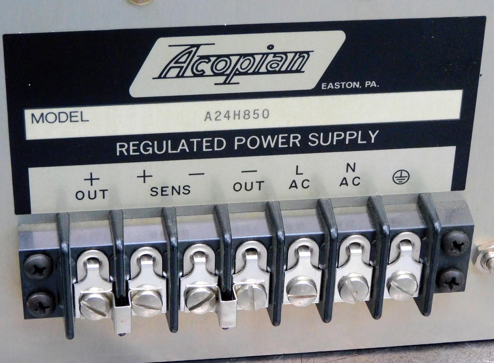 Acopian A24H850 Regulated Power Supply 125V AC 24V DC 8.5A