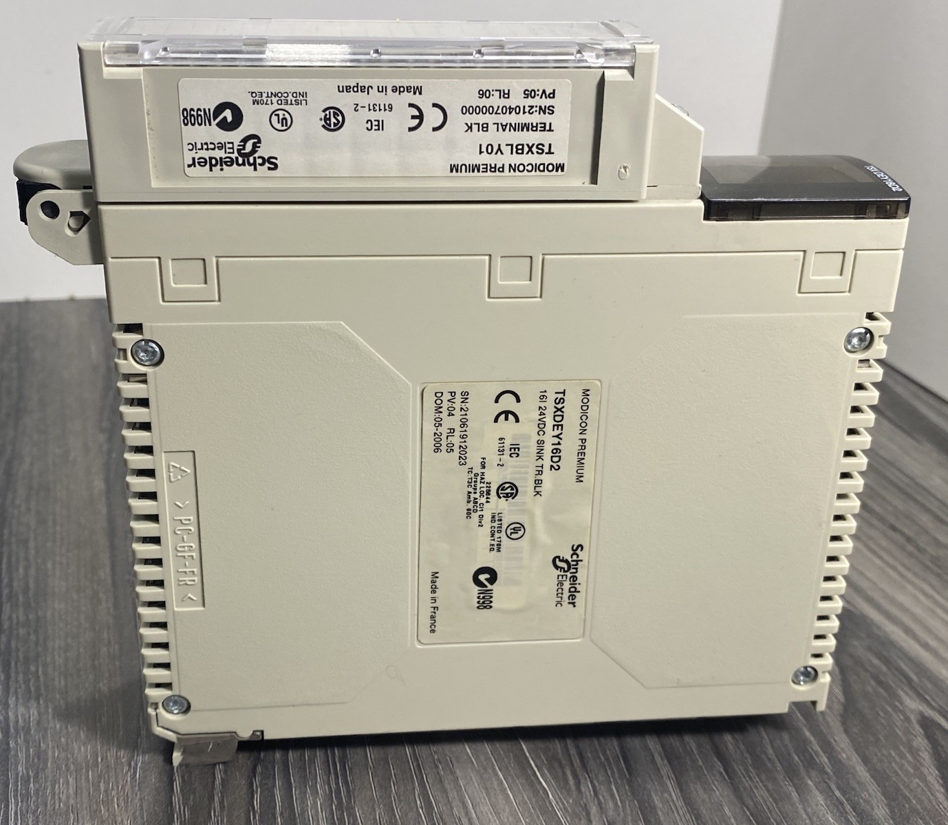 TSXDEY16D2 Schneider Modicon Premium Discrete Input Module 24VDC 16-Input – NOS