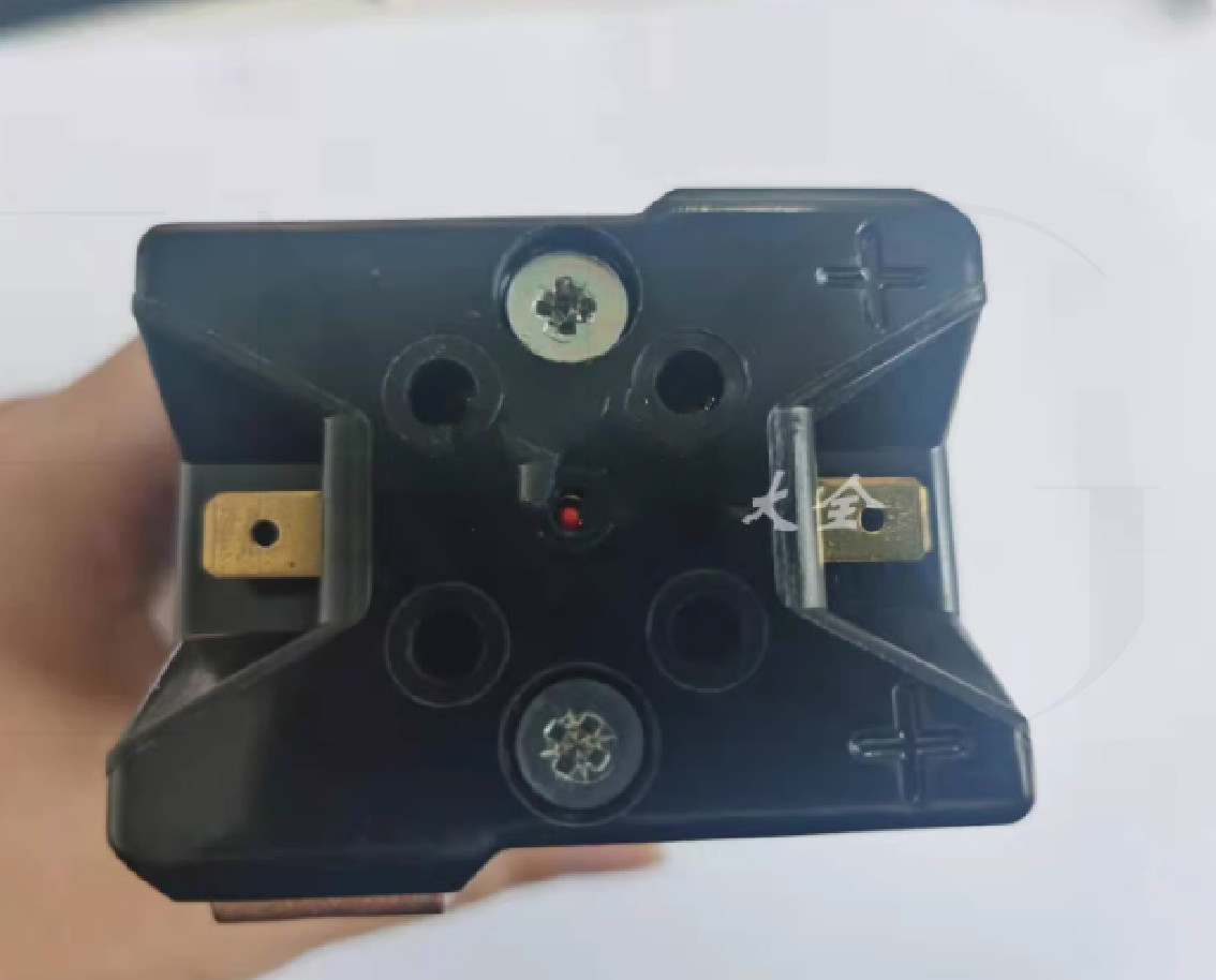 1pc Forklift Parts ETV116-214 Emergency Power Off Switch Emergency Stop 50297470