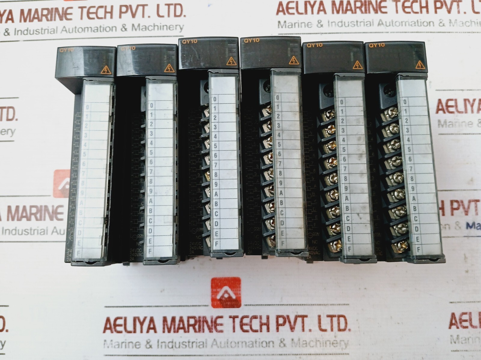 MITSUBISHI QY10 MELSEC-Q Output Unit 24VDC 2A