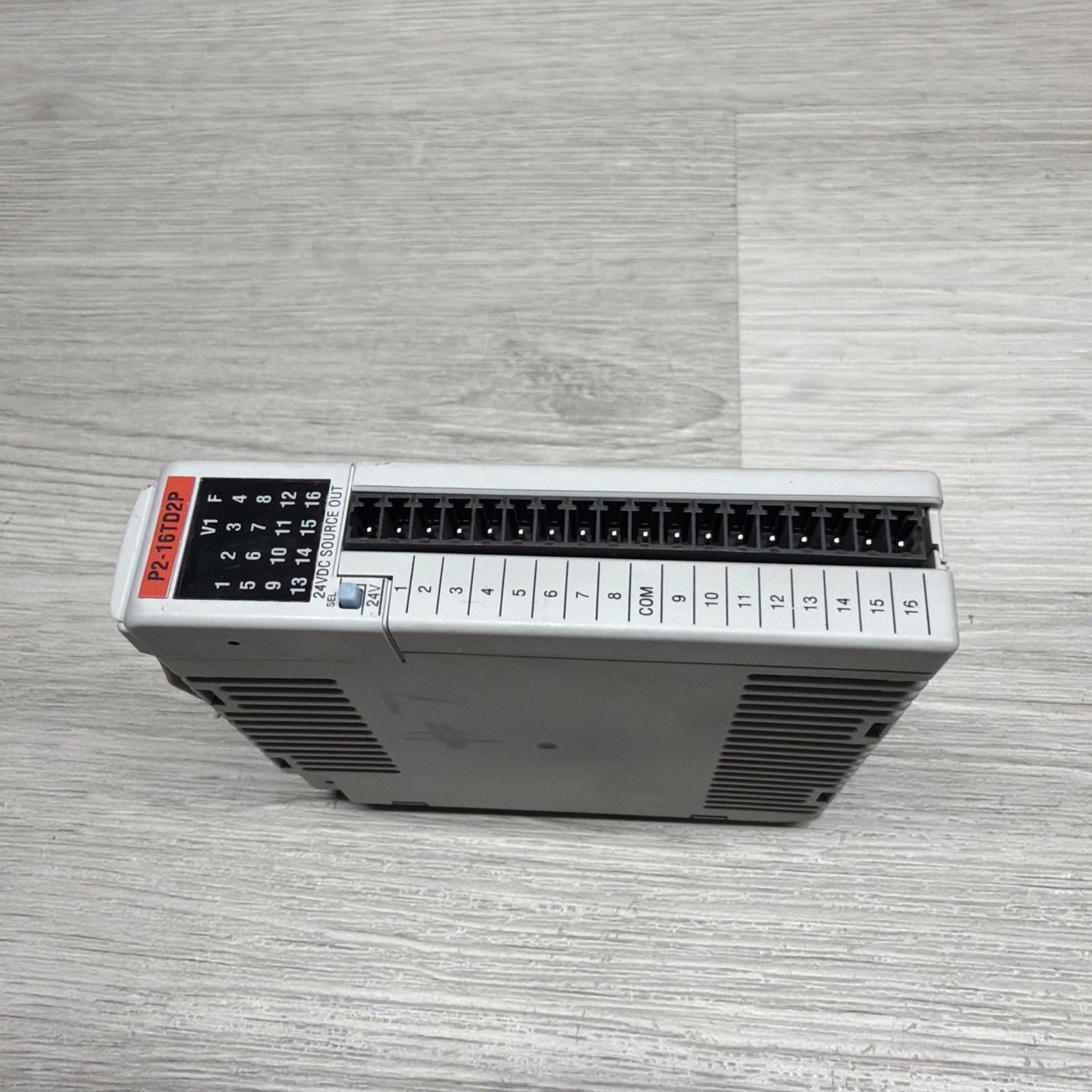 Automation Direct P2-16TD2P Discrete DC Output Module, 16 Point, READ DESCRIPT