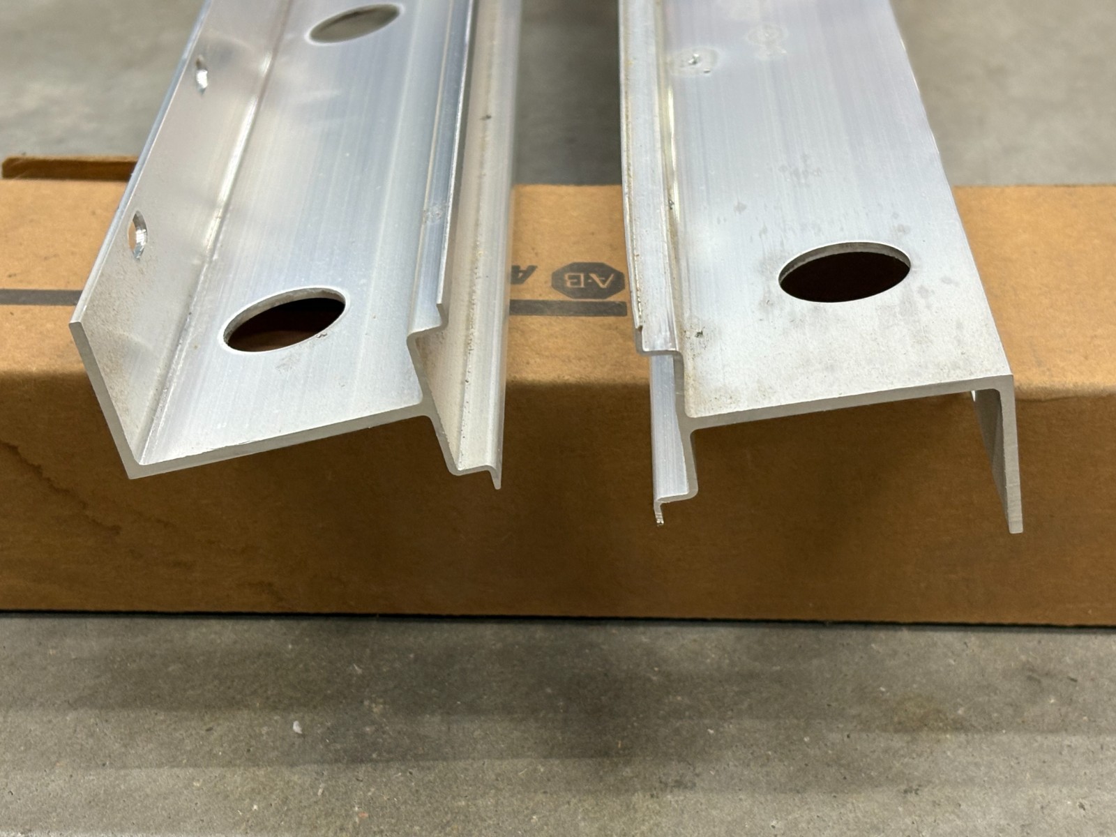 (2) ALLEN BRADLEY 1492-DR6 RAISED ALUMINUM DIN RAIL 35mm x 7.5mm x 57.4mm x 1m