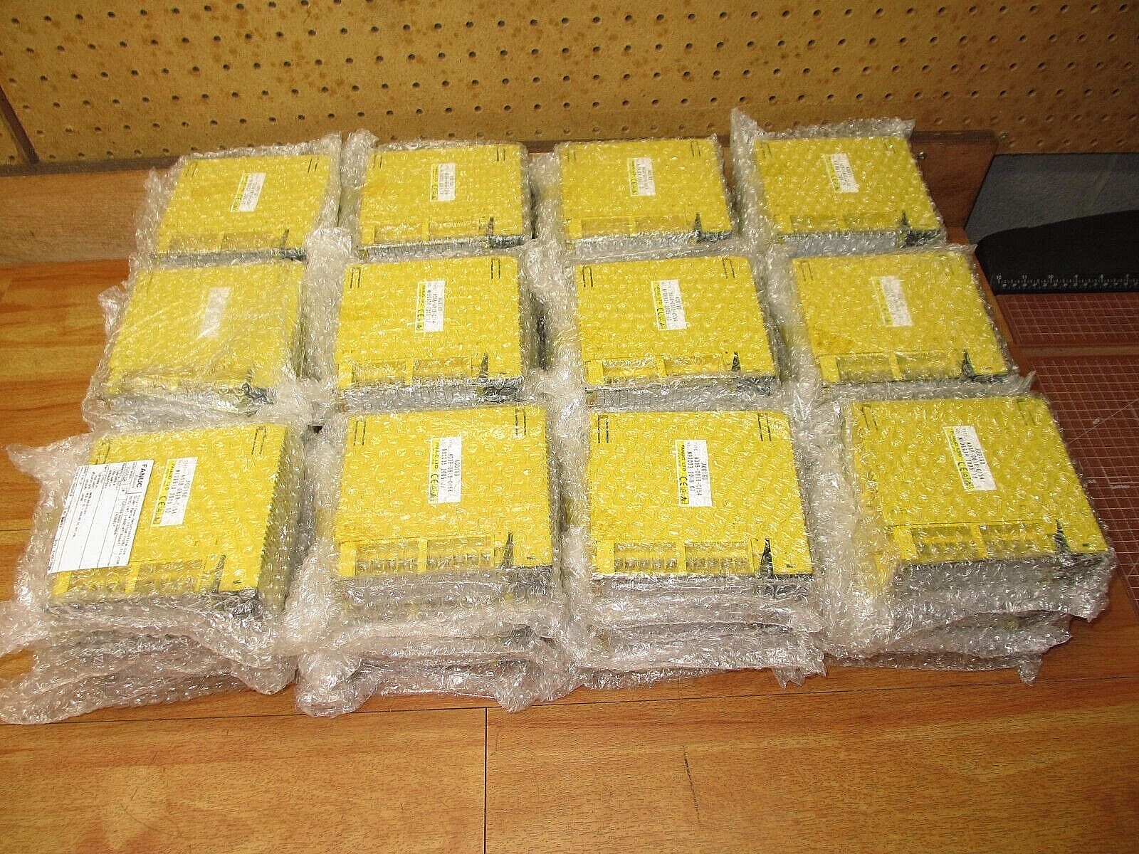 GE Fanuc A03B-0819-C154 *NEW* Output Module A0D16D