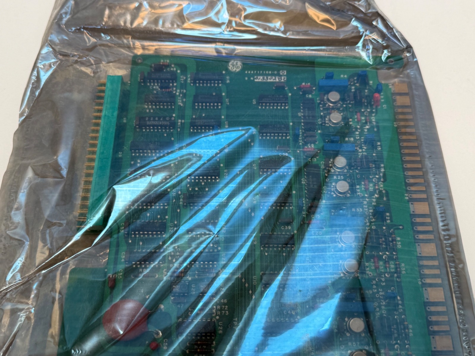 GE IC600BF942B Output Module Series Six IC600 BF 942 B