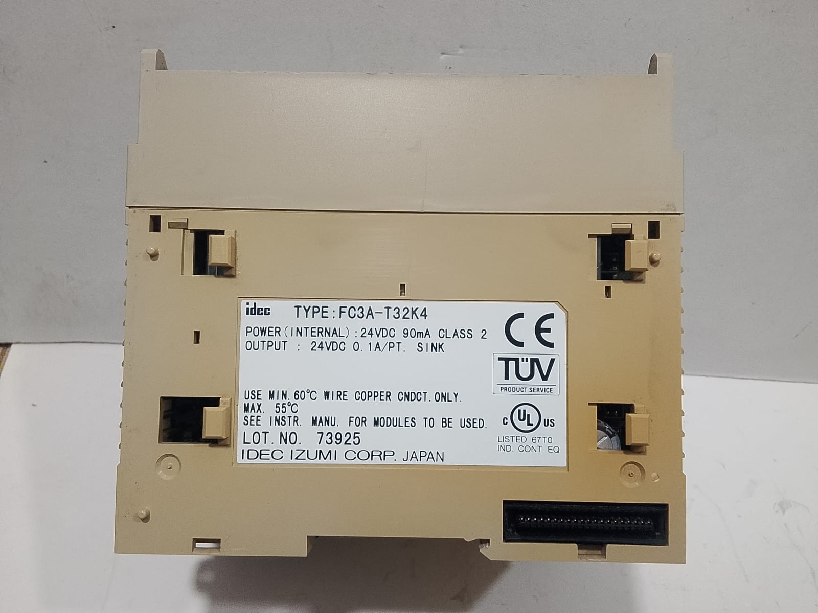 IDEC FC3A-T32K4 OUTPUT SINK MODULE Card LOT OF 2PCS