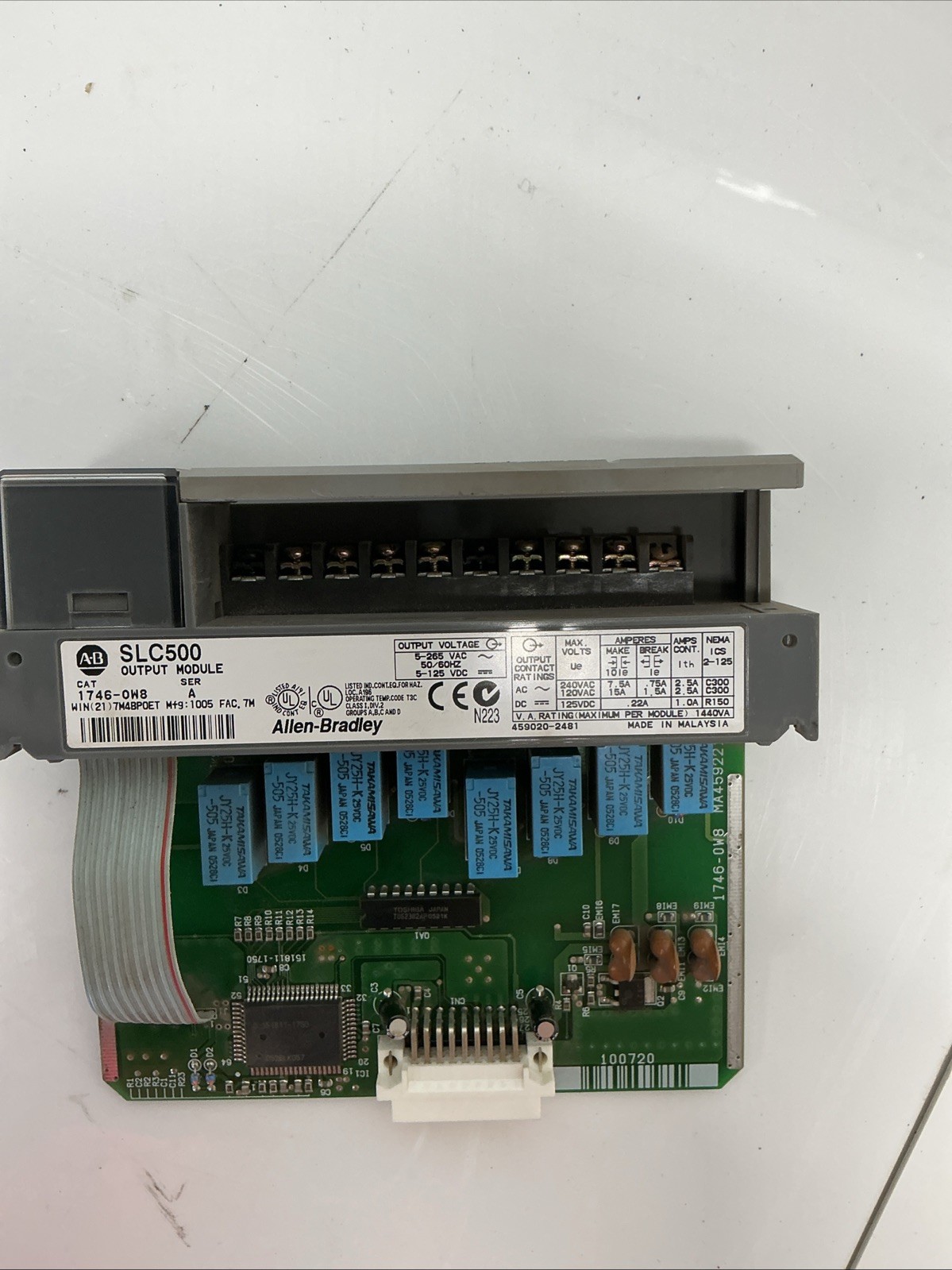 Allen-Bradley 1746-OW8 Series A Output Module. Z-590