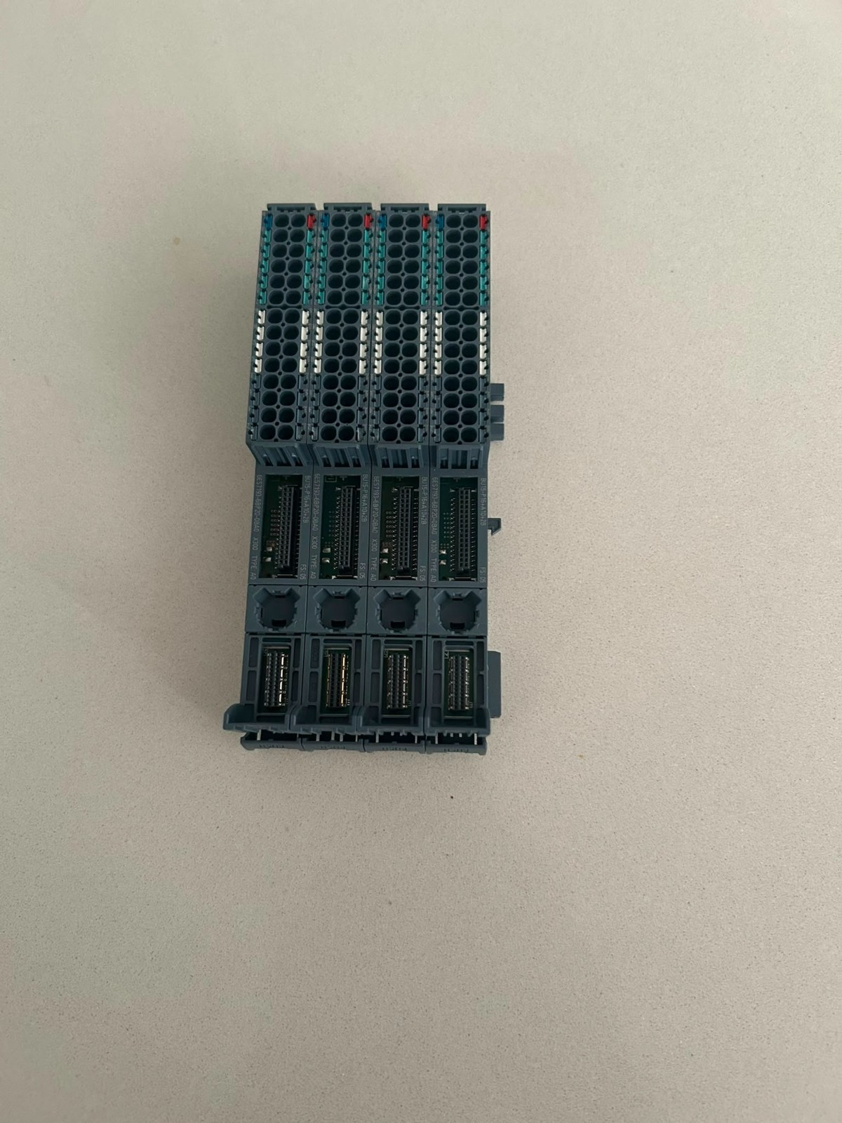 Siemens SIMATIC S7 6ES7193-6BP20-0BA0 / 6ES7 193-6BP20-0BA0 ET200SP, 4 Pack