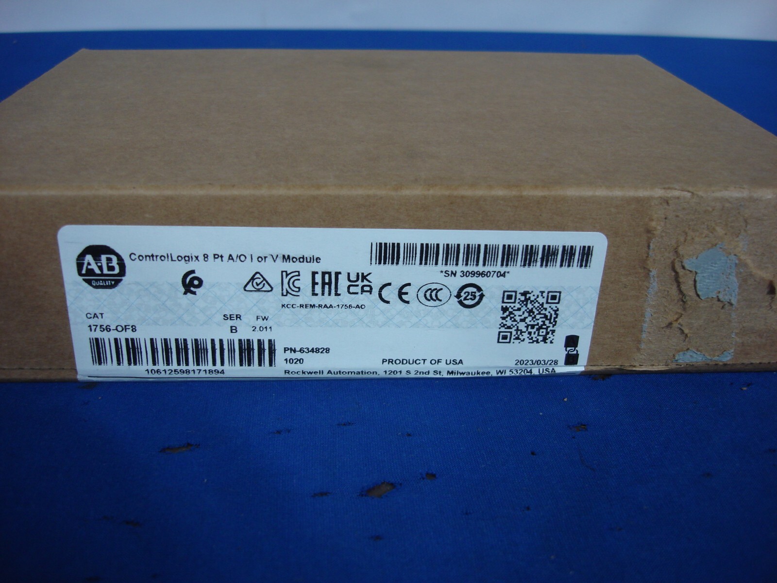 Allen Bradley ControlLogix 8 Pt A/O 1756-OF8 Ser B MFG 2023 2.011
