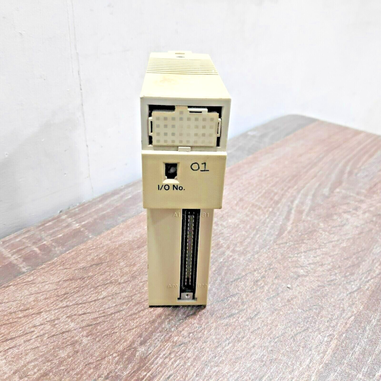 USED | OMRON C200H-ID216 SYSMAC C200H