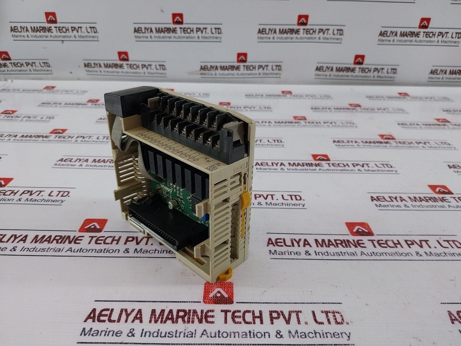 Omron OC221 8 Point Output Module AC250V 2A DC24V 2A