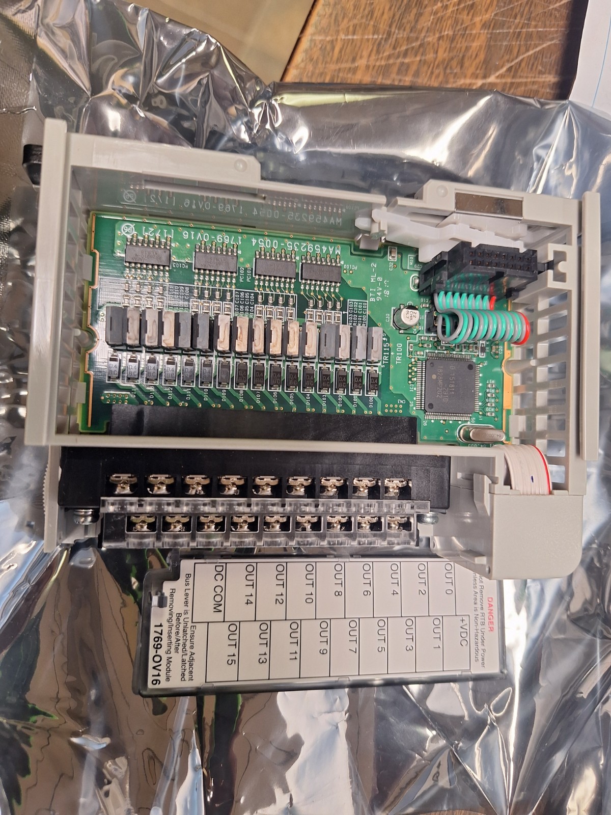Allen Bradley 1769-OV16 /B NEW with minor damage to hinge,,appears new