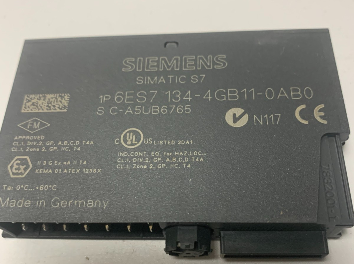 New In Box SIEMENS 6ES7134-4GB11-0AB0 Analog Input Module