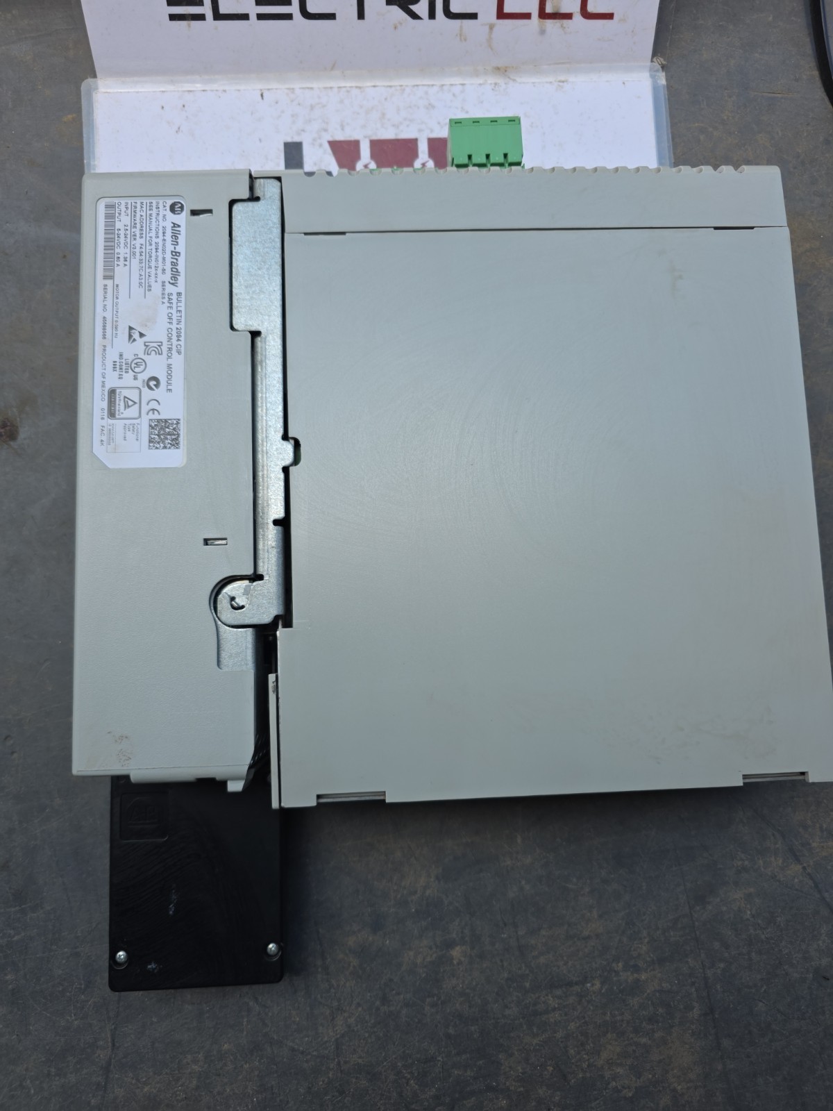 ALLEN BRADLEY KINETIX SAFE OFF CONTROL MODULE 2094-EN02D-M01-S0/A