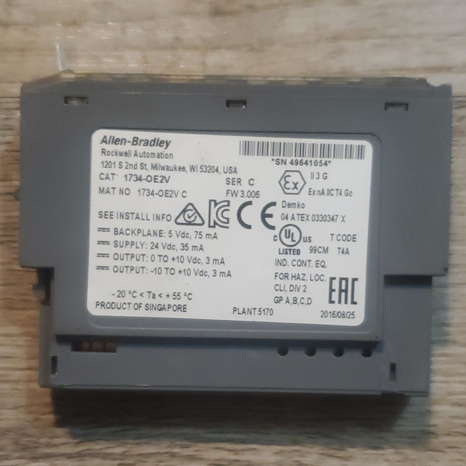 Allen-Bradley 1734-OE2V POINT I/O Analog Voltage Output PLC Module EtherNet/IP