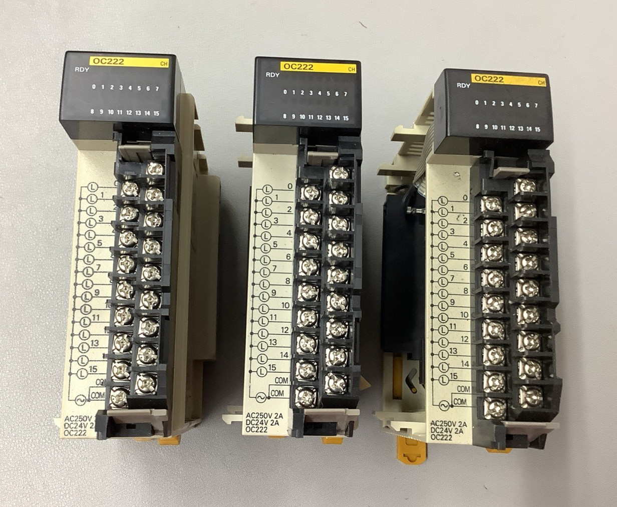 Lot of 3 Omron CQM1-OC222 Output Module 250VAC/24VDC 16 Points (b142)