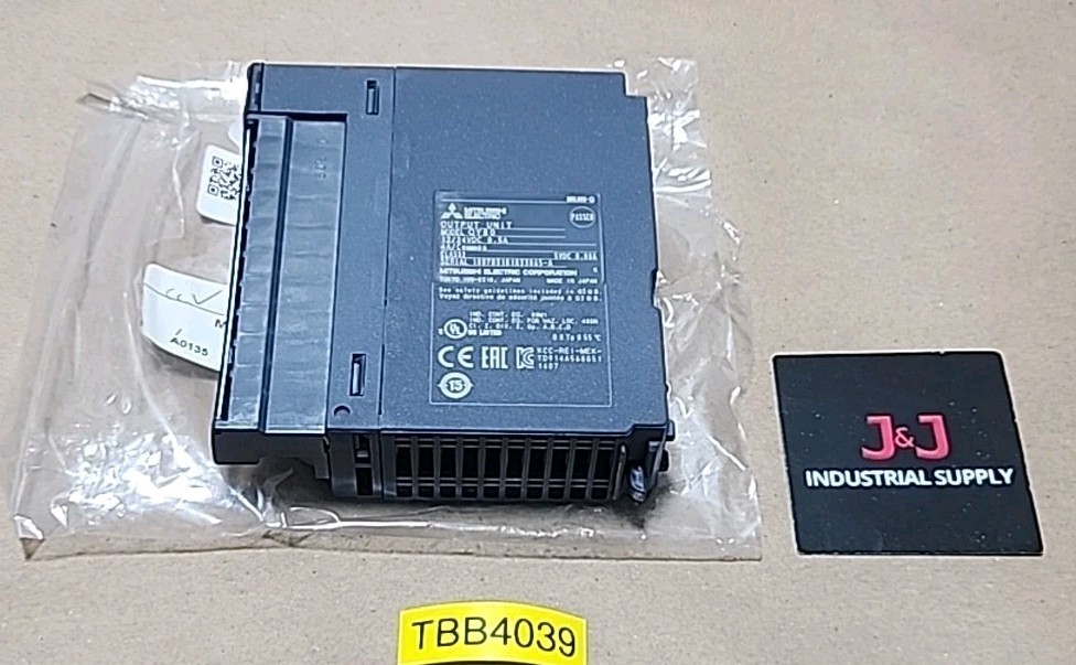 *NEW SURPLUS* Mitsubishi QY80 Digital Output Unit Module 12/24Vdc .5A + Warranty