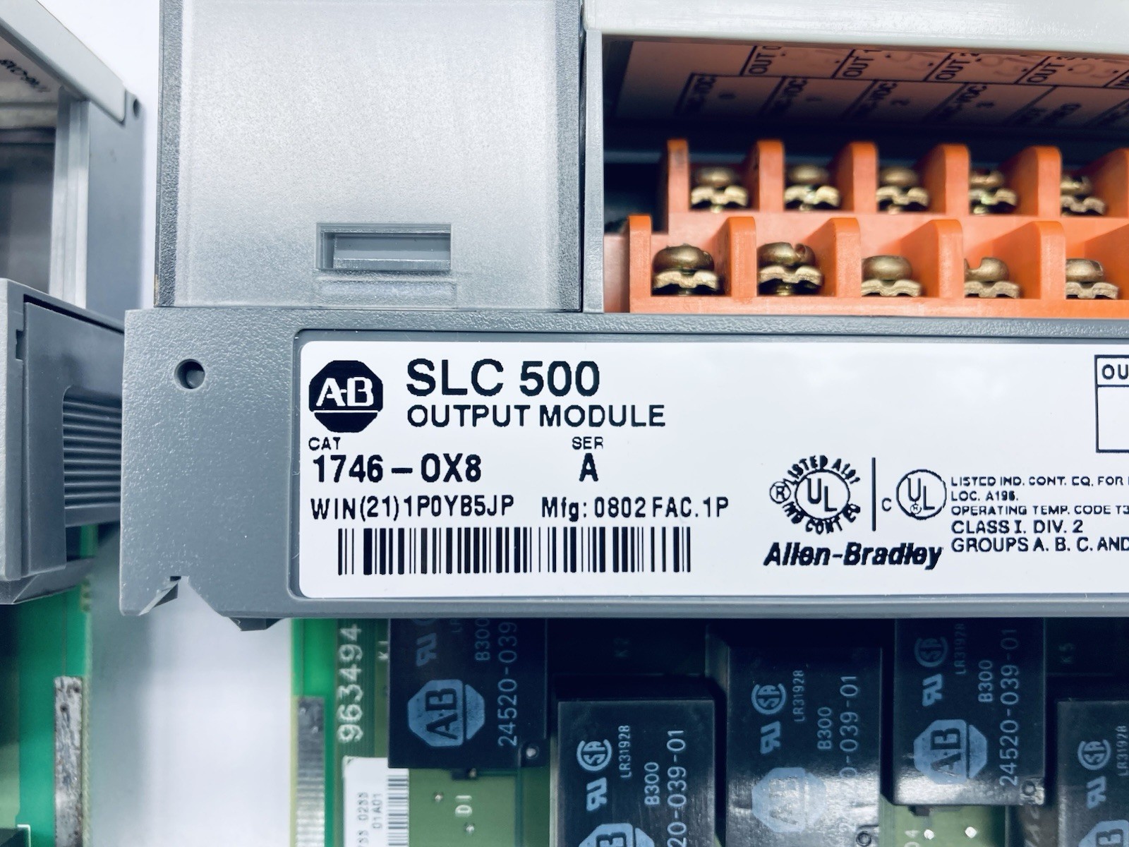 LOT OF 2 ALLEN BRADLEY 1746-OX8 SLC 8 POINT DIGITAL OUTPUT MODULE SLC 500 SER A