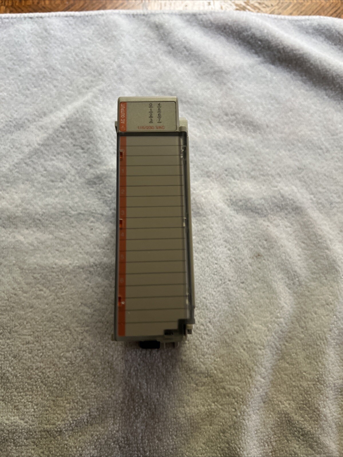 Allen Bradley 1769-OA8 /A Output Module 1769-0A8