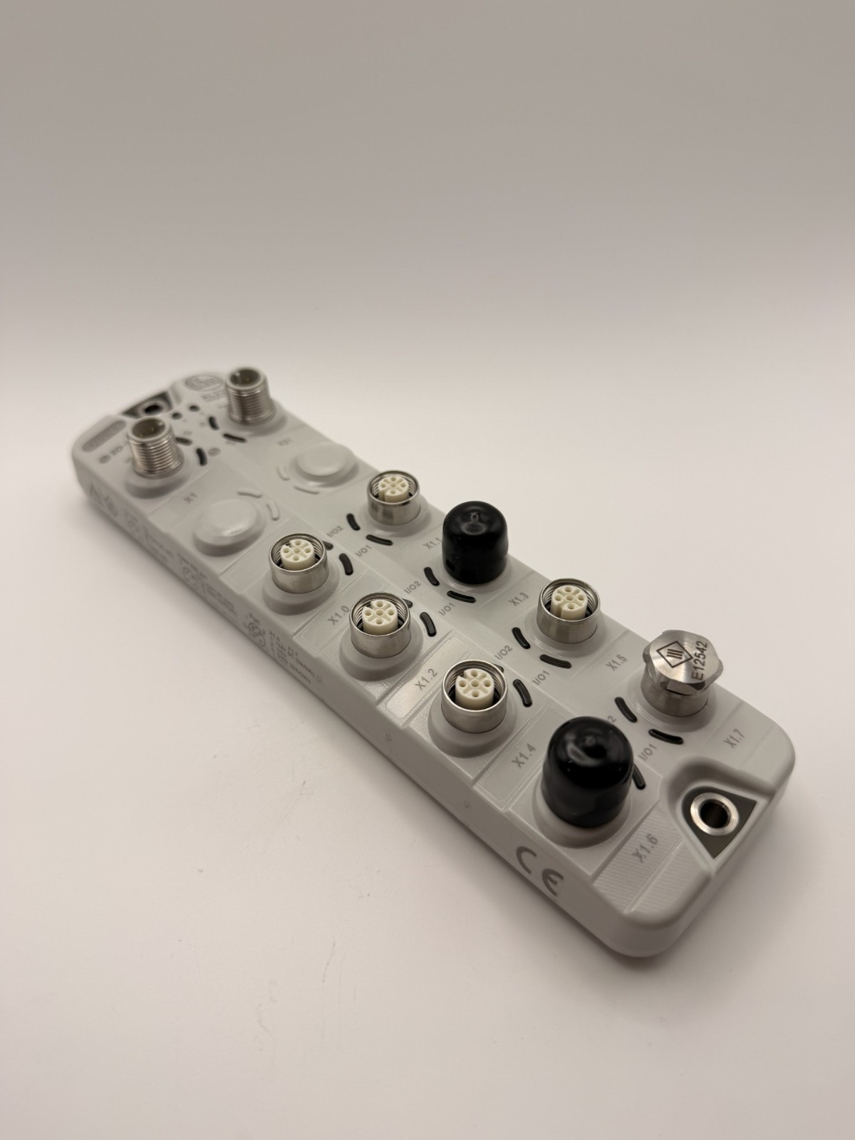 ifm – efector AL2205 IO-Link input/output module, up to 16 PNP in, 16 PNP out