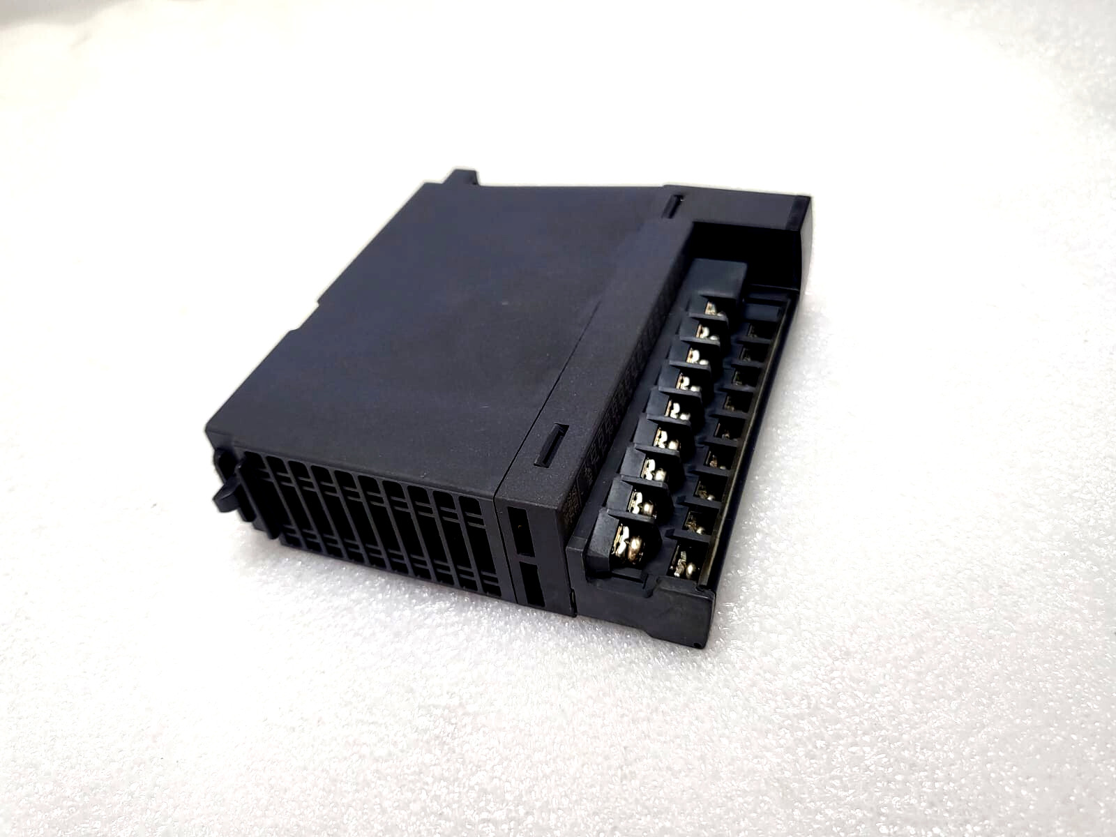 Mitsubishi QY80 Output Module New.
