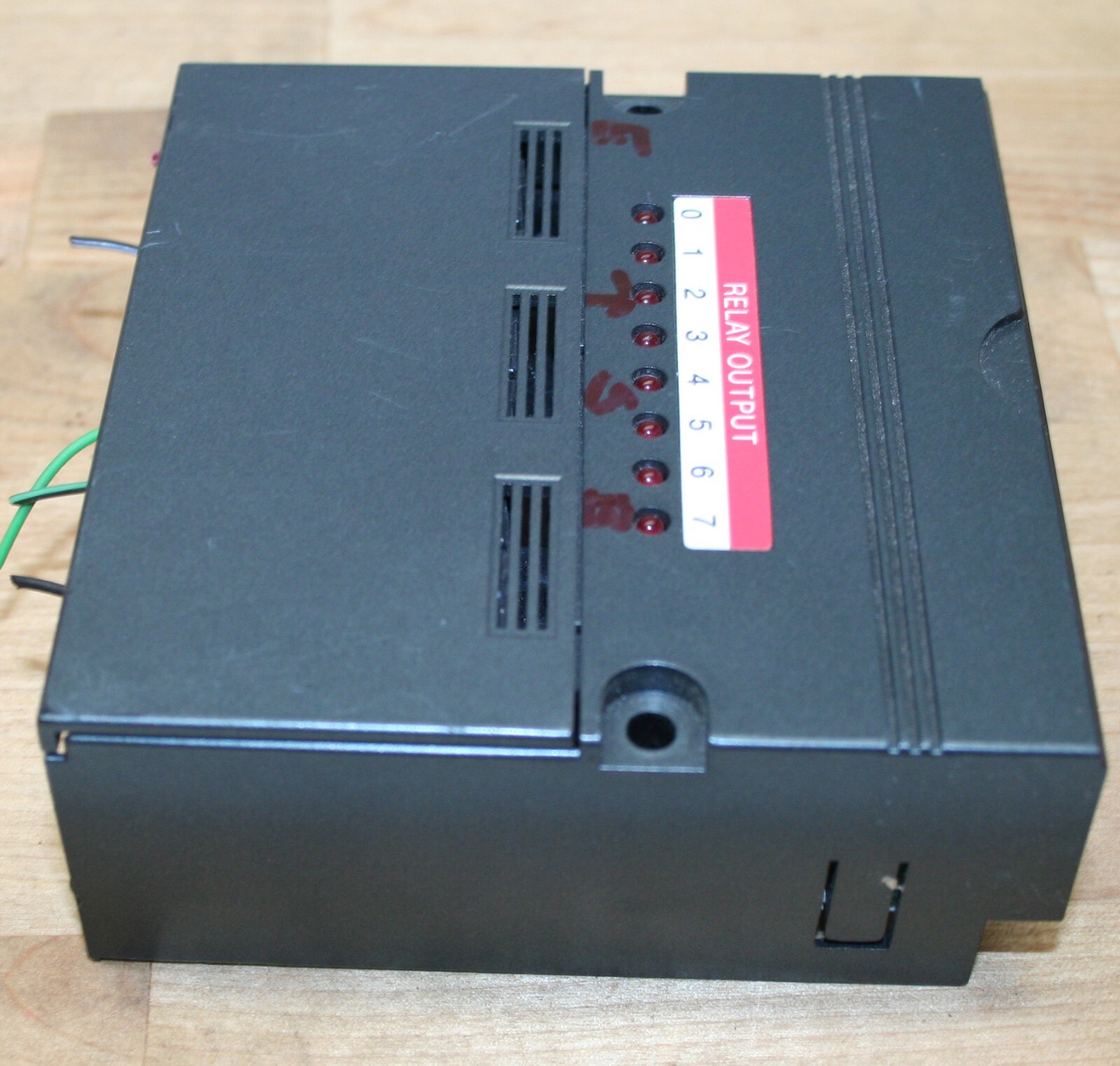 SQUARE D SY/MAX RELAY OUTPUT PLC MODULE 8005 type RT-108 Series A1