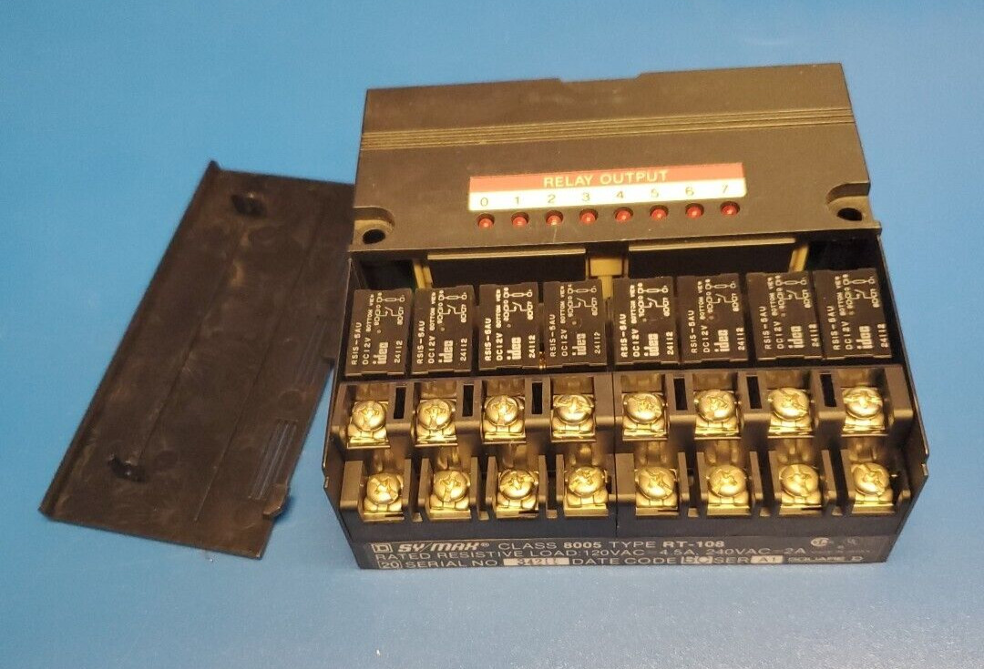 Square D SY/MAX Type RT-108 Class 8005 Series A1 Relay Output Module RT108