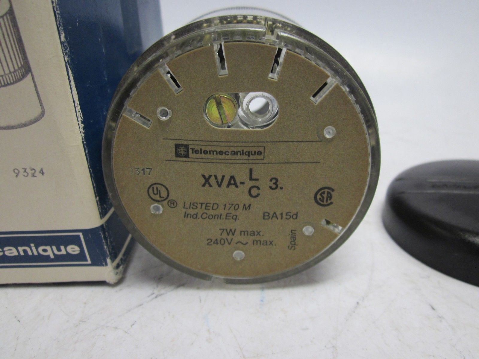 XVA-L37 Telemecanique XVAL37 031849 Indicating Bank 240V max 7W max New