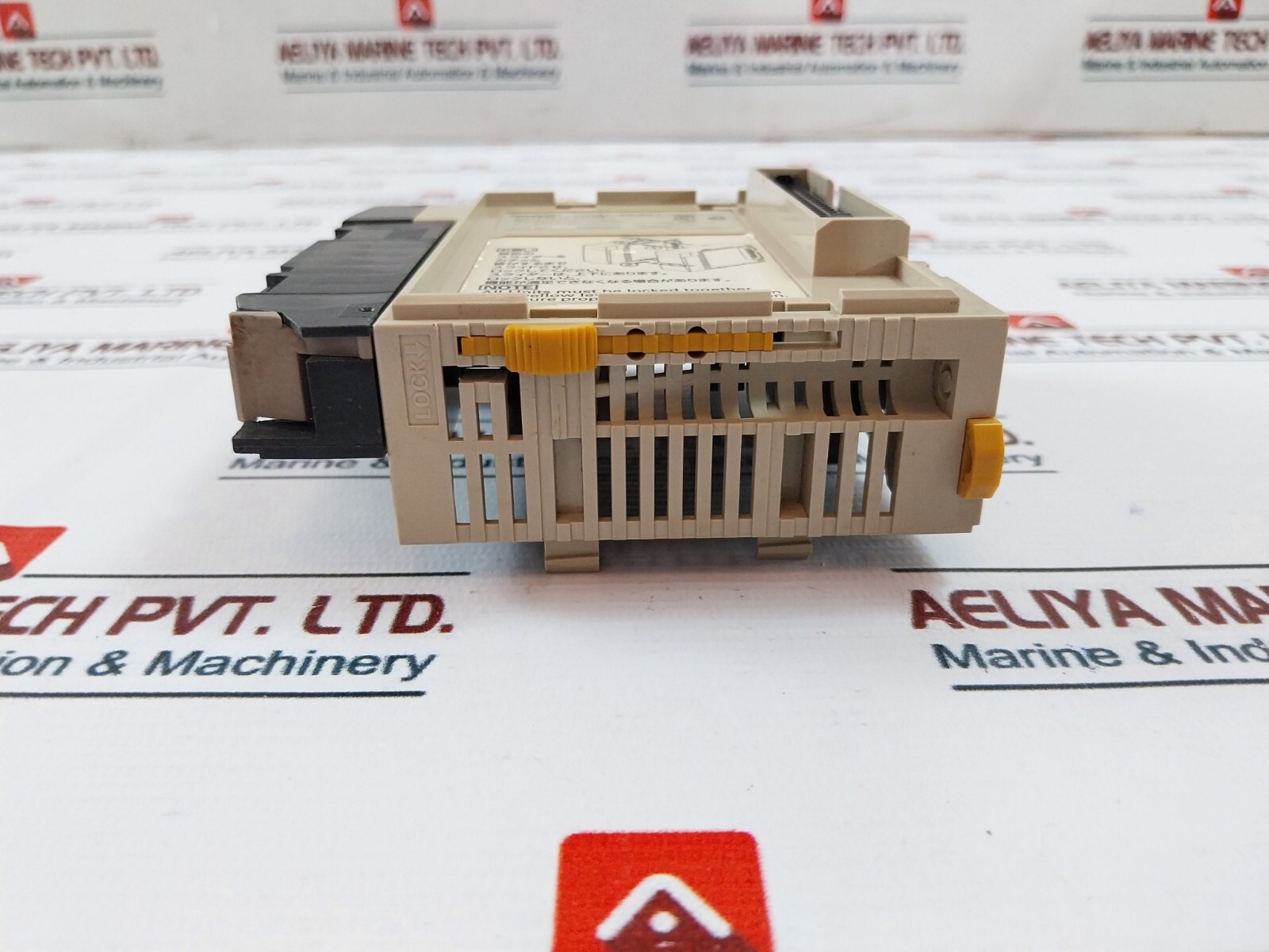 Omron CQM1-OC221 Output Unit AC250V 2A DC24V 2A