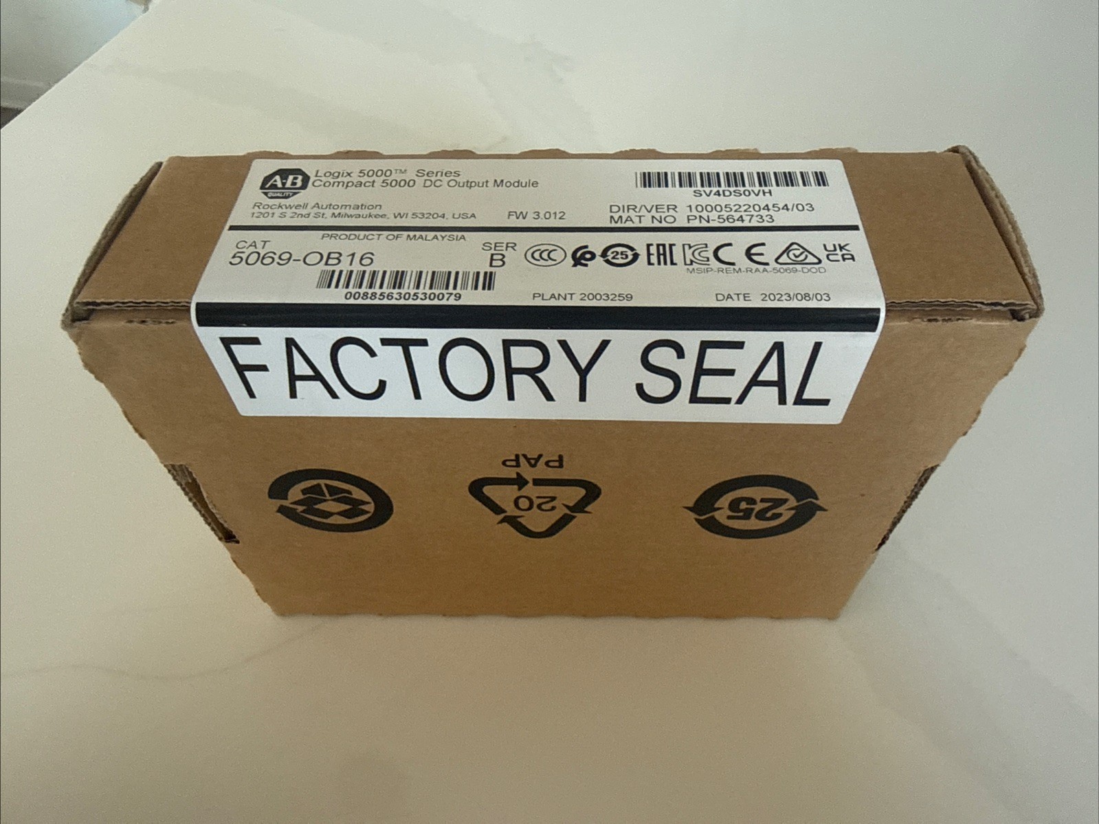 Sealed Allen-Bradley 5069-OB16 Compact 5000 16 DC Output Module