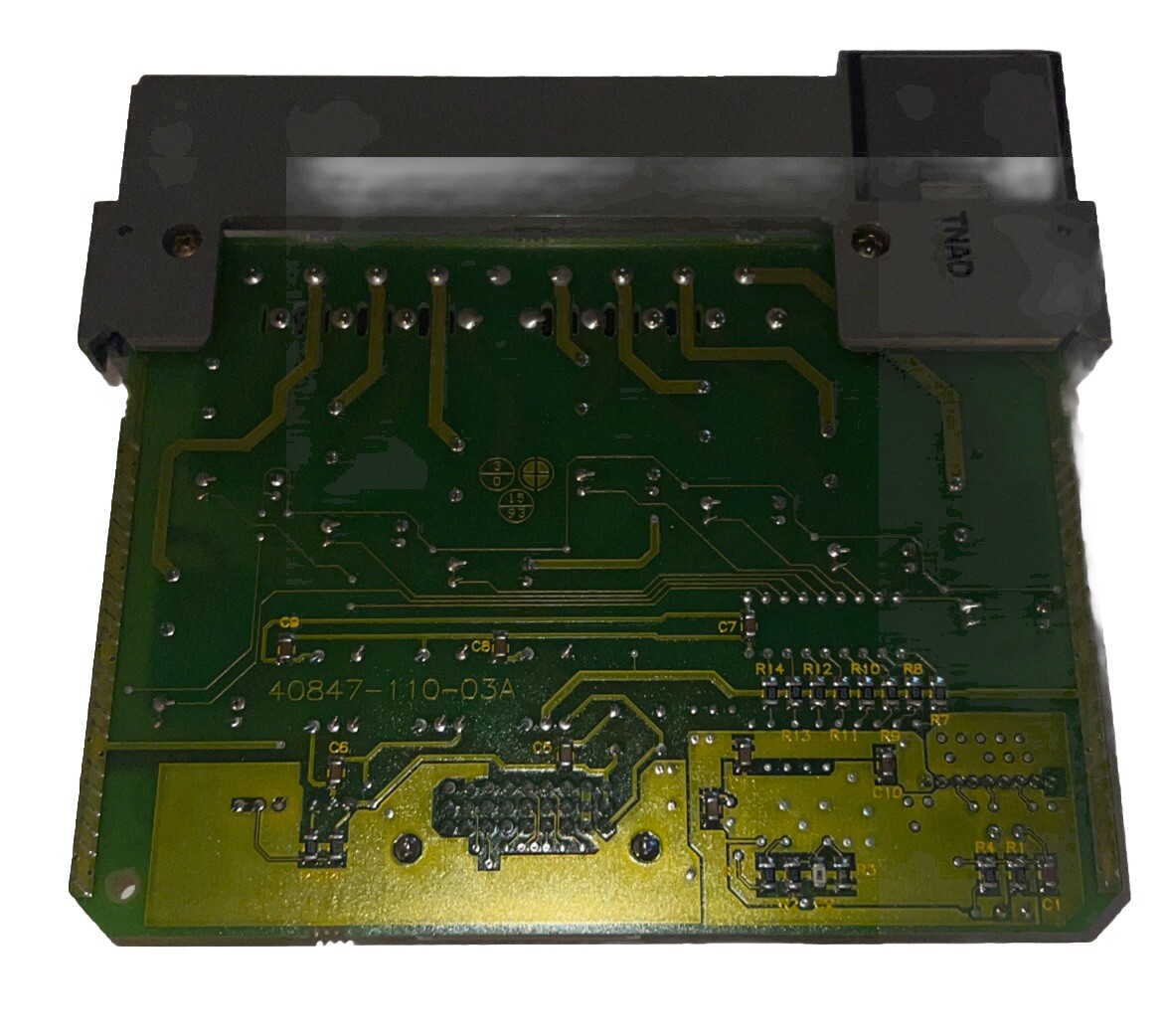 ALLEN-BRADLEY 1746-0X8 SER. A OUTPUT MODULE