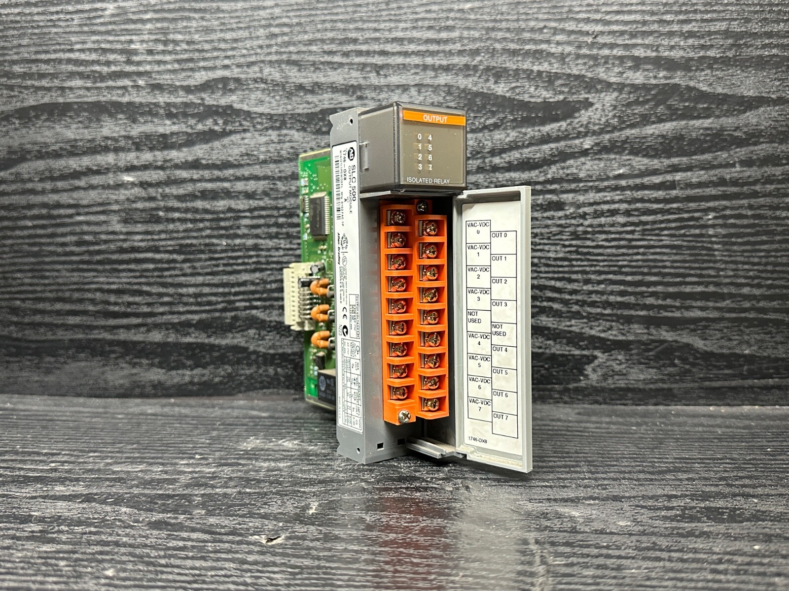 Allen Bradley 1746-OX8 1746-0X8 Ser A SLC 500 Output Module 8 Point Relay PLC