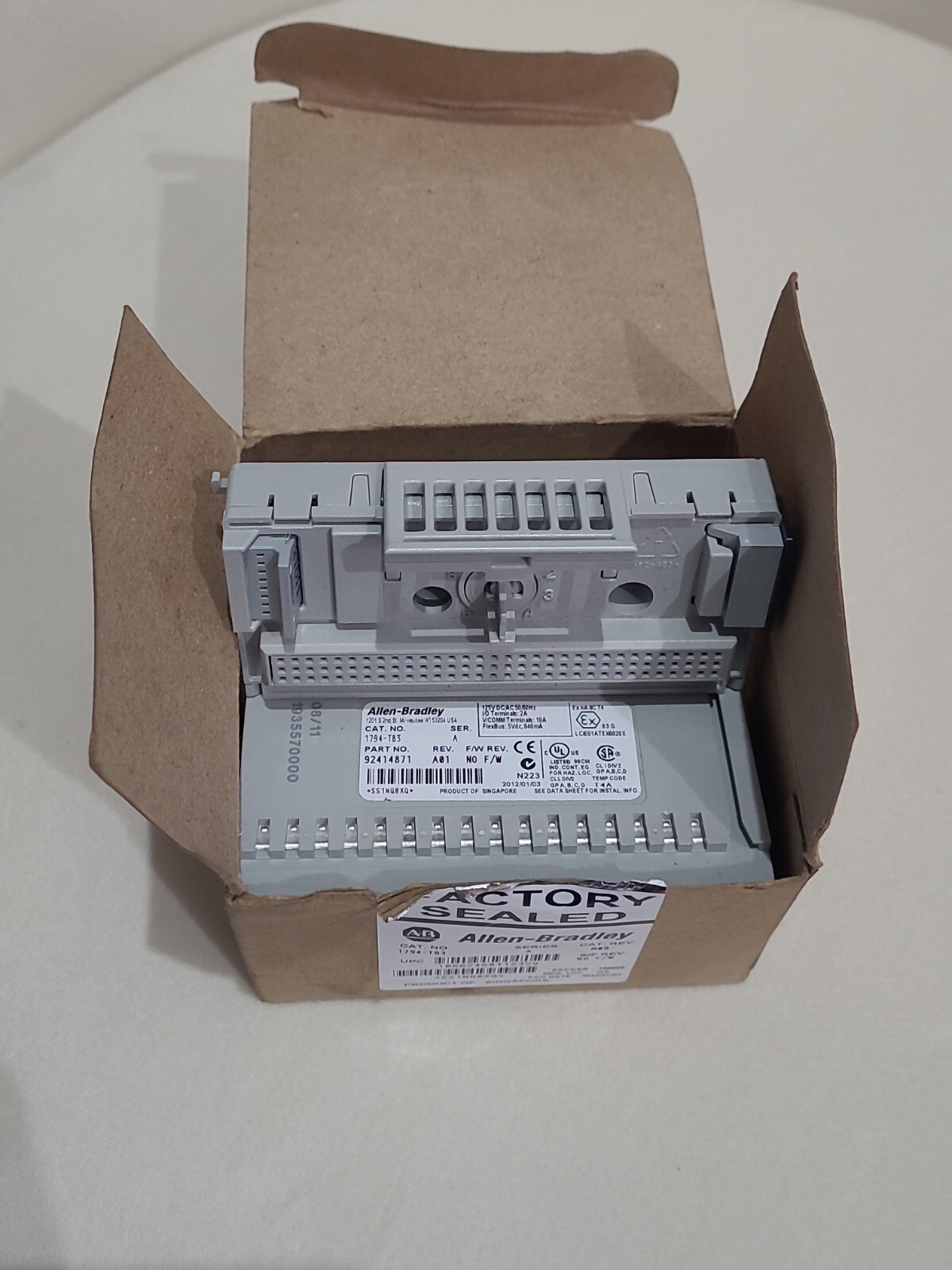 Allen Bradley 1794-TB3 SER A FLEX TERMINAL BASE. OPEN BOX