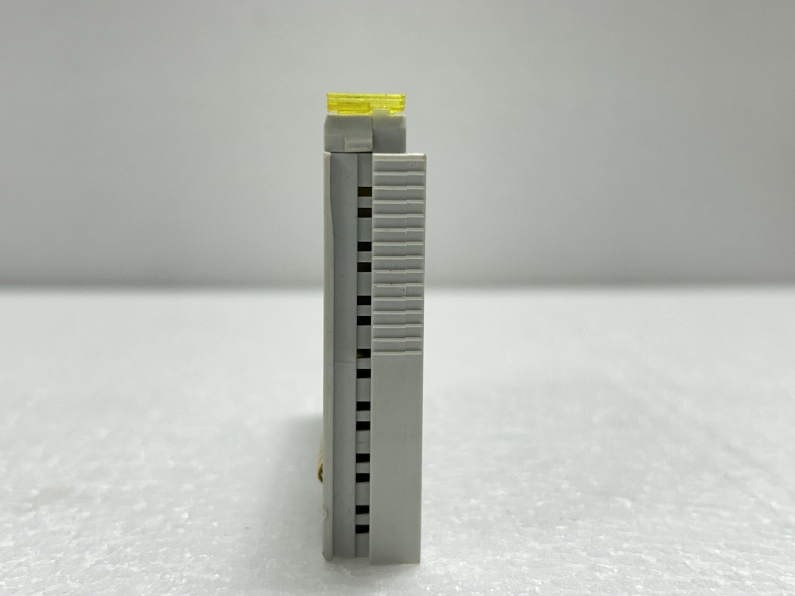 BECKHOFF KL1114 DIGITAL INPUT TERMINAL 4-CHANNEL 24 VDC FILTER 0.2 MS 2 INPUTS