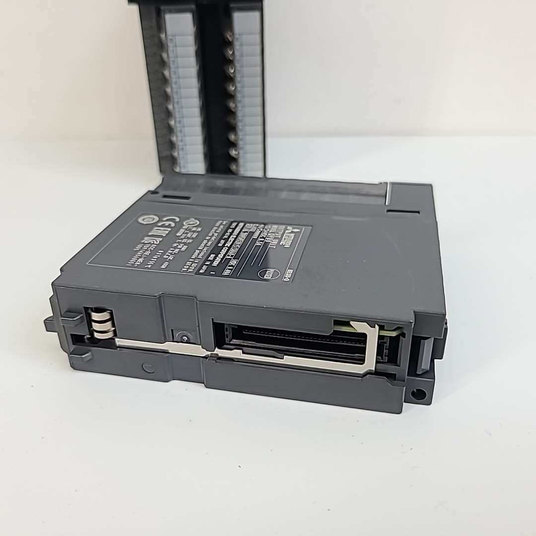 Mitsubishi QY80 Output Unit 16PT PACK OF 3