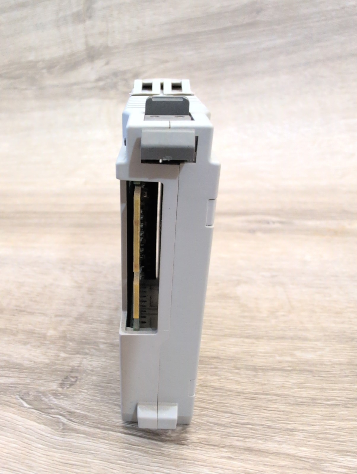 Automation Direct P2-16TD1P P2000 PLC Output Module, 16-Point 12-24VDC