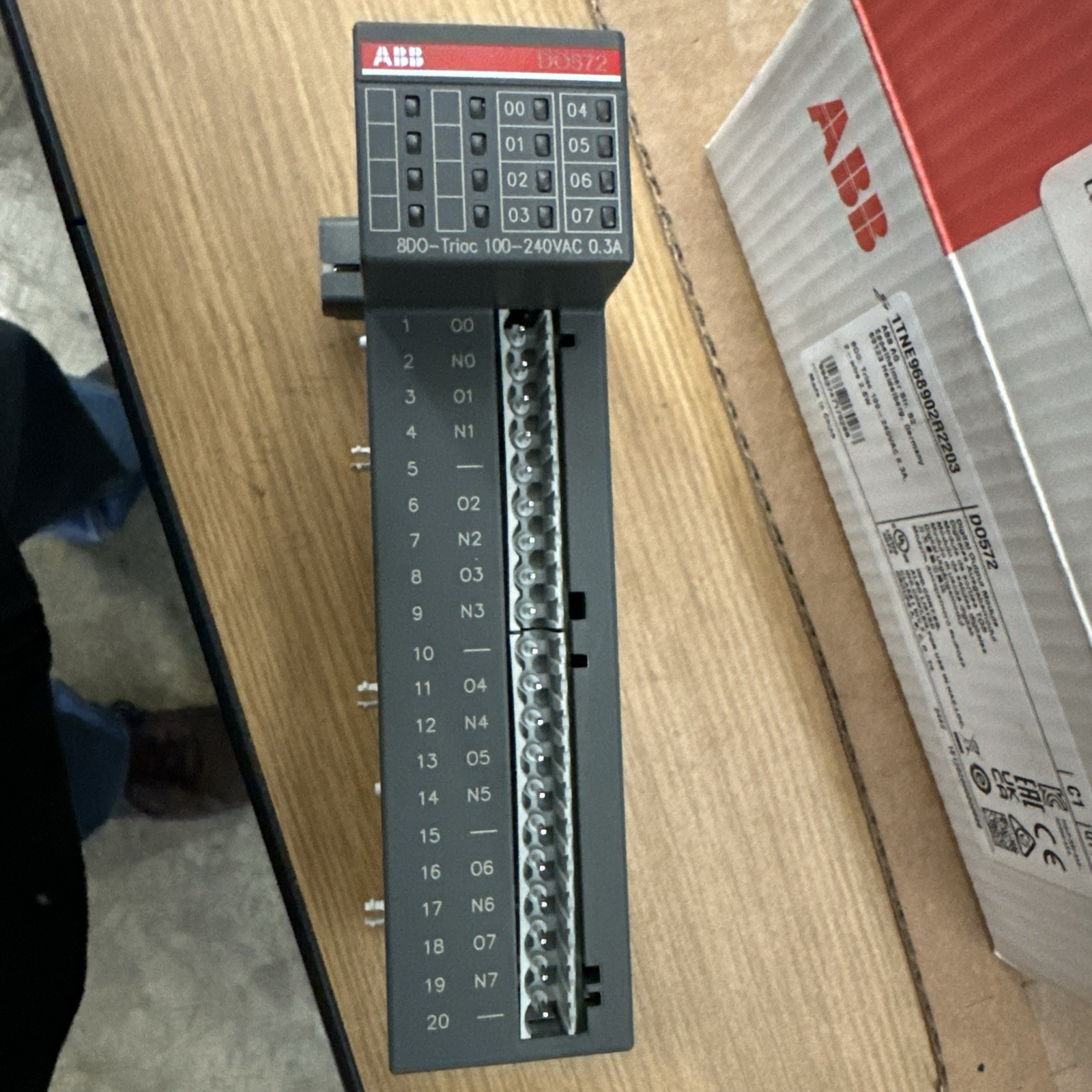 **New** ABB DO572 1TNE968902R2203 Digital Output Module 8ch DO Triac