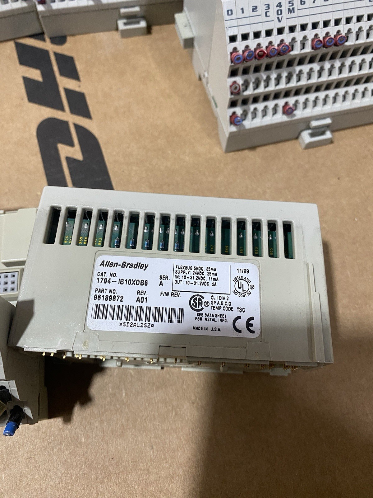 27x Allen-Bradley 1794-IB10XOB6 + 1794-TB3S Base Set (Lot 27 Pieces)