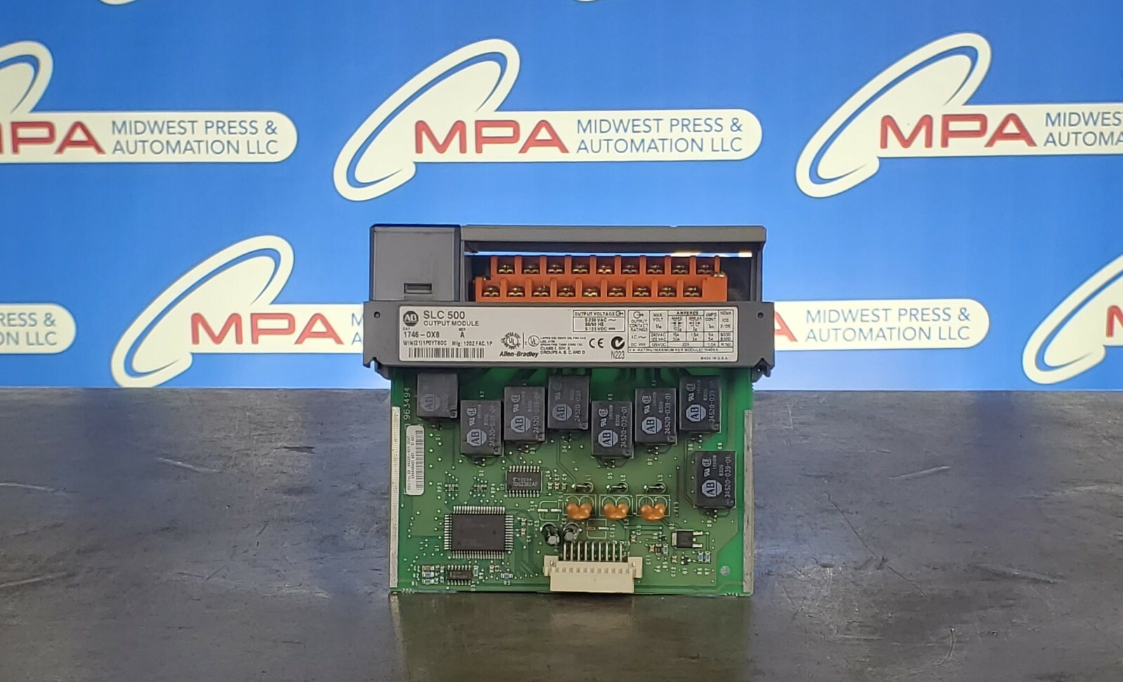 Allen-Bradley CAT 1746-OX8 Ser A SLC 500 Output Module/ 1746-0X8 SLC500
