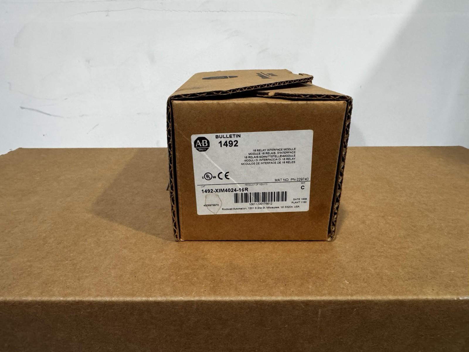 ALLEN BRADLEY 1492 XIM4024 16R 20-26 VDC 16 Relay Interface Module Series C