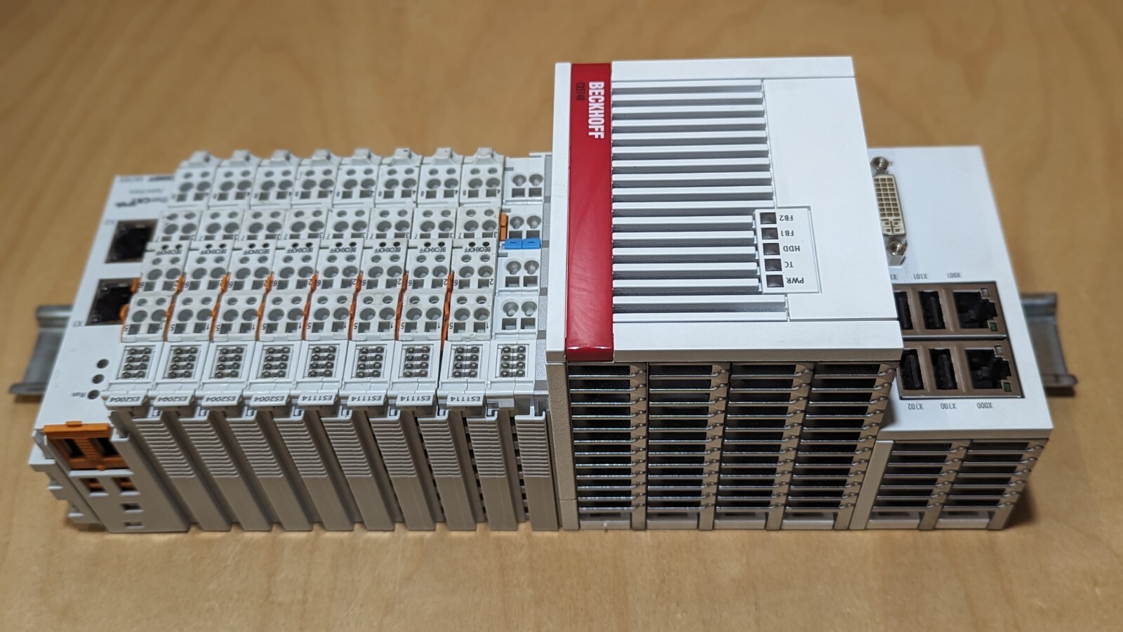 CX5140-0155 BECKHOFF plc controller 4GB Plus Beckhoff EK1122 And BECKHOFF ES2004