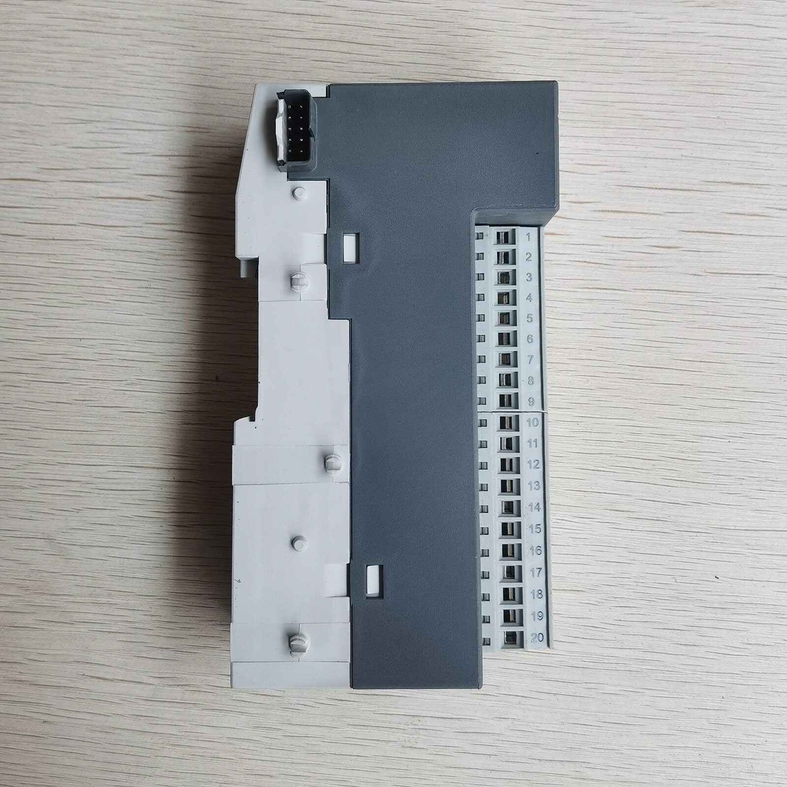 1 piece new abb 1TNE968902R1301 Output Module in box Free ship