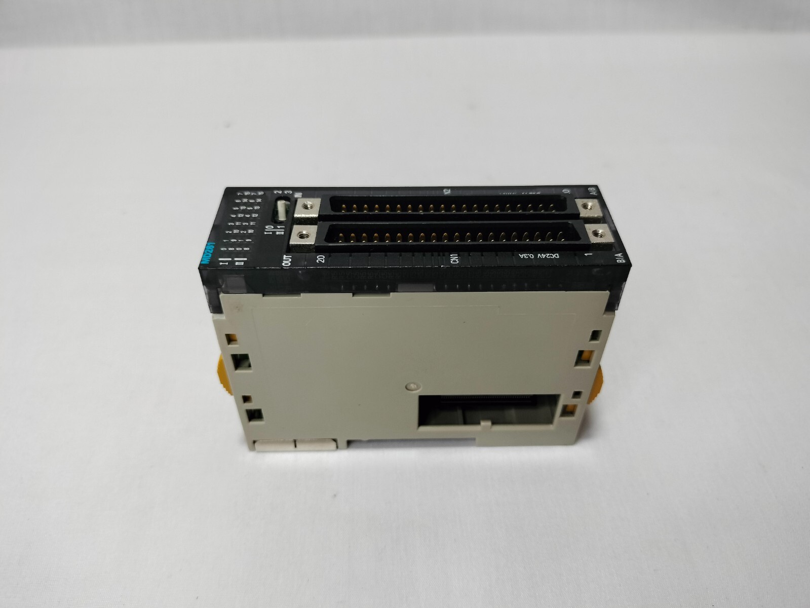 Omron CJ1W-MD261 CJ1WMD261 Input Output Unit 25V DC Made in China