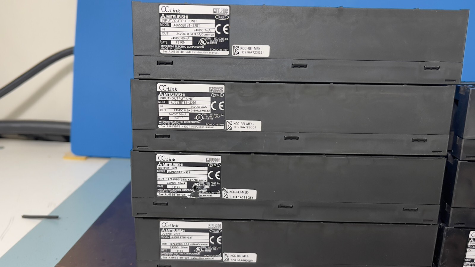 Lot of 7 Mitsubishi 3, AJ65SBTB1-32D/ 3, AJ65SBTB1-32T & 2 AJ65SBTB1-32DT MELSEC