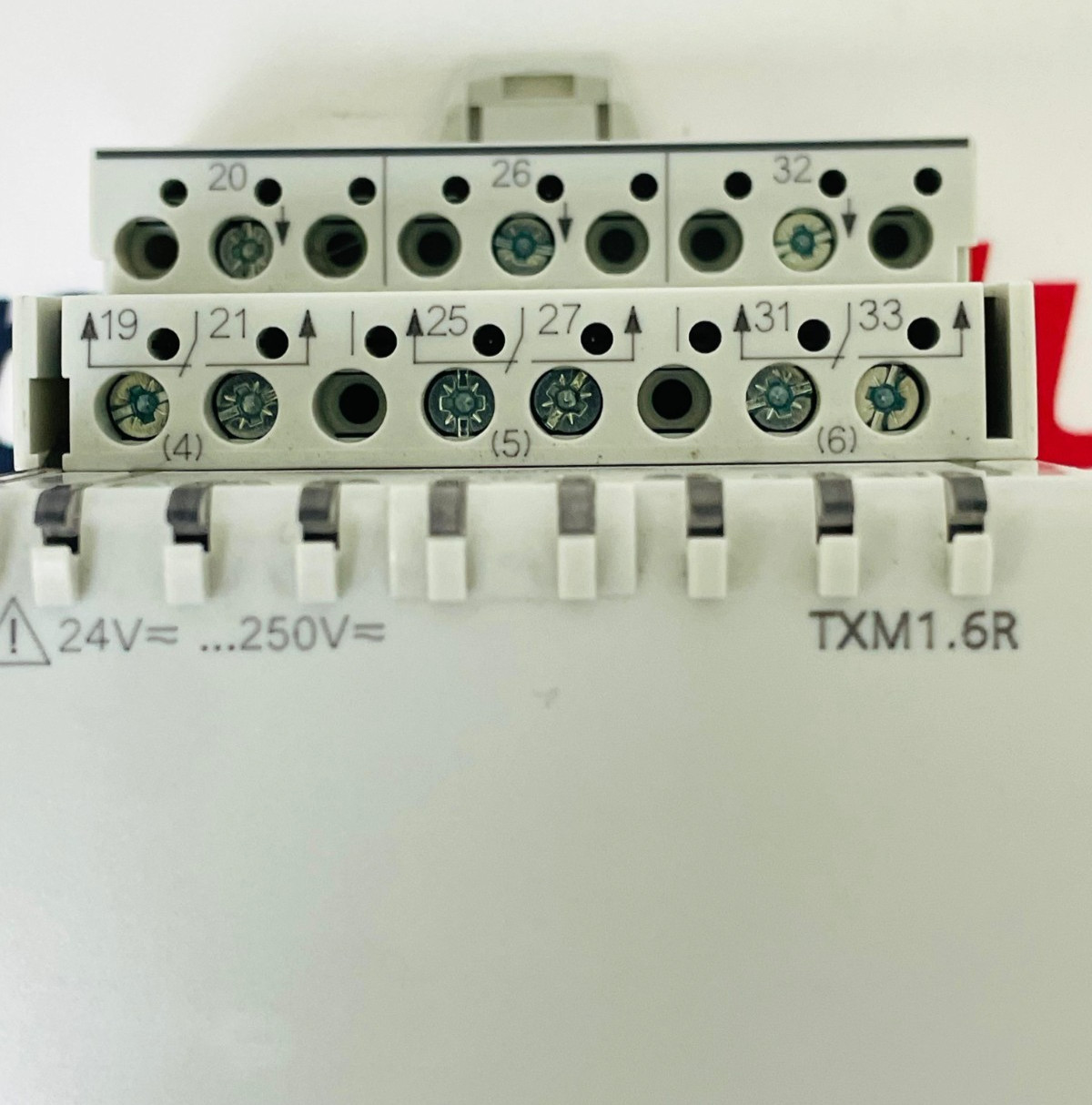 SIEMENS TXM1.6R Input Output Module 553-141