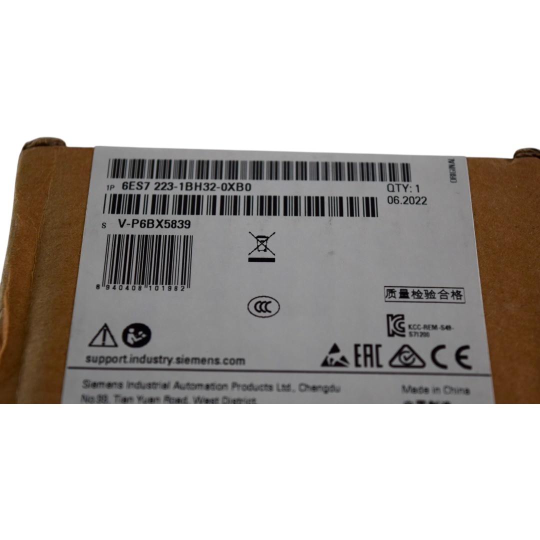 NEW SIEMENS 6ES7 223-1BH32-0XB0 SIMATIC S7-1200 Digital I/O SM 1223 8DI 8DQ